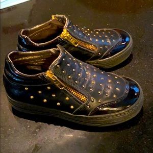 Rare toddler unisex studded leather shoes naturino